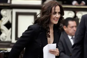 Hay de chapulines a chapulines, revira Geraldine González a líder del CCE