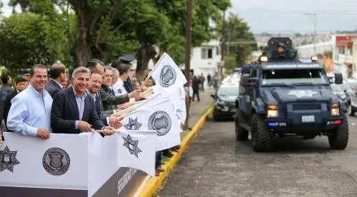 Entregan patrullas en la capital para fortalecer la seguridad