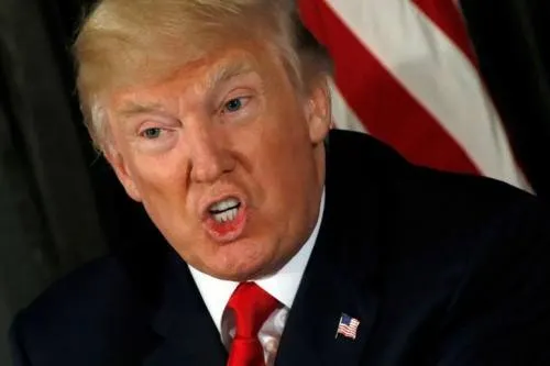 Presidente Trump afirma que “no descarta la opción militar” en Venezuela