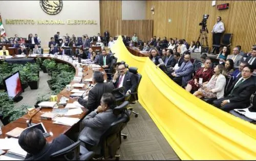 El INE multa al PAN por recibir aportaciones simuladas para Anaya