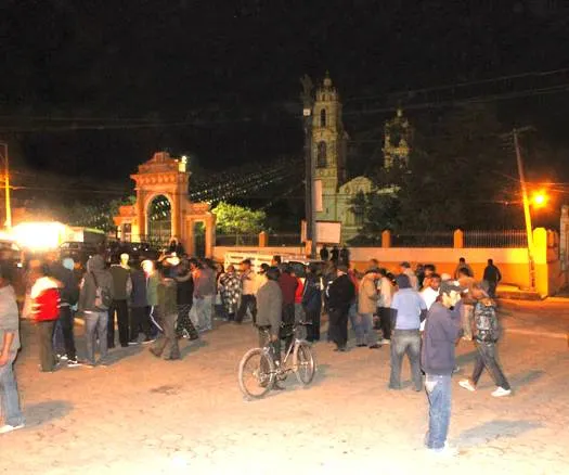 Casi linchan a 5 policías de Tepeaca por rateros