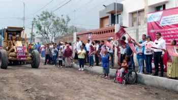 Ariadna Ayala atiende el rezago de obra pública en la colonia Valle Sur, en Atlixco