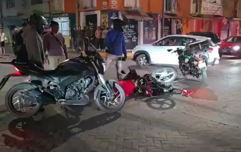 Muere motociclista tras chocar contra una camioneta en San Pedro Cholula