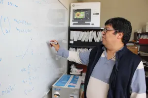 Lorenzo Díaz Cruz, el científico que escudriña la poesía del universo