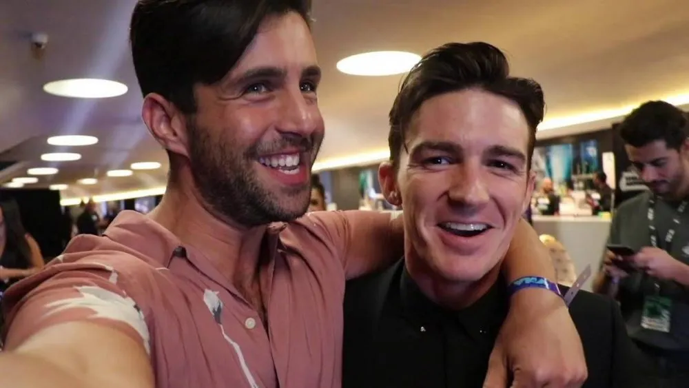 Drake Bell acusa a Josh Peck de ser racista contra México