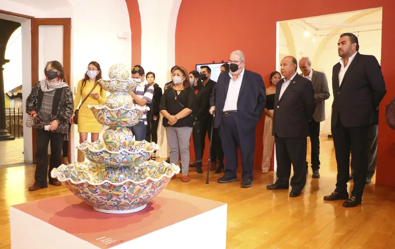 En San Pedro Museo de Arte, el titular de la dependencia inauguró la muestra 'Esplendor del barro'