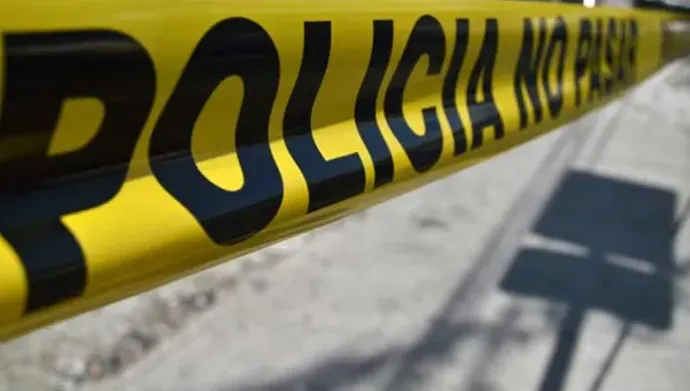 Hombre deja encargada a su hija y se arroja desde edificio