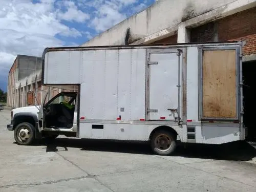 Policía Estatal aseguró a siete hombres que robaban maquinaria industrial en Huejotzingo