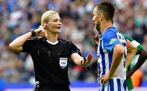 Conoce a Bibiana Steinhaus, la primera mujer en pitar un juego de Bundesliga
