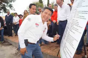 PRI respalda candidatura de Víctor Hugo Domínguez