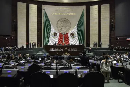 Aprueban contrarreforma educativa, pese a bloqueos en Cámara de Diputados