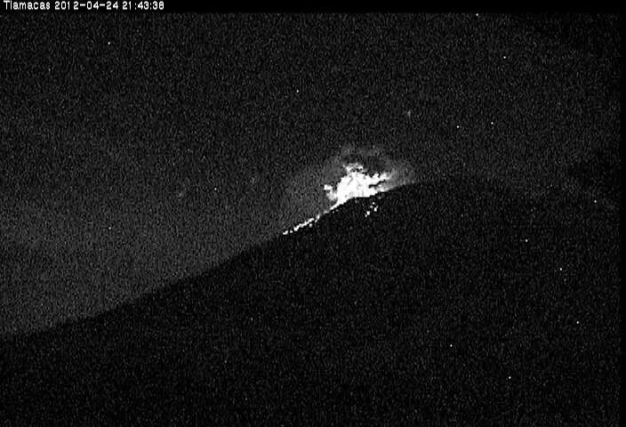 Pese a intensa actividad del Popocatépetl se mantiene fase 2