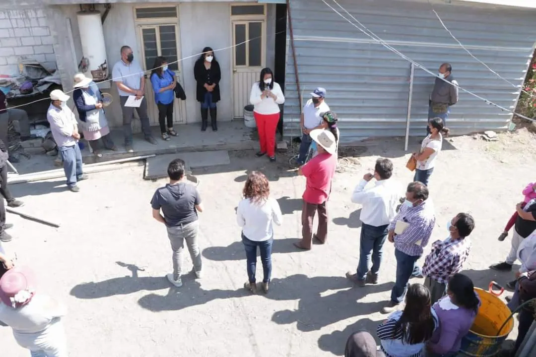 Cinco comunidades atlixquenses beneficiadas con rehabilitación de caminos