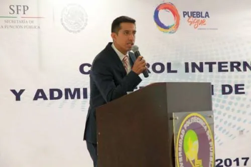 Capacitan a servidores públicos en control interno y administración de riesgos