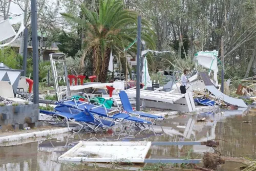 Tornado mata a seis turistas y deja lesionados a otros 30 en Grecia