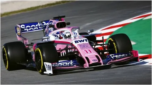 Checo Pérez vuela en la primera jornada del test de F1 2019