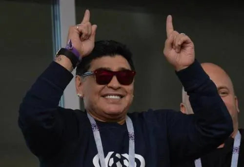 Los millones y privilegios que la FIFA le da diariamente a Maradona y que ahora podría perder por su
