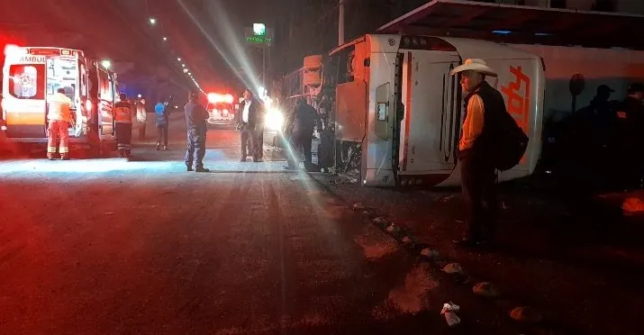 camión volteado México Puebla