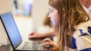 Niña de 7 años, toda una hacker