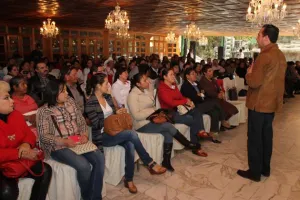 Capacita PRI a esposas de presidentes municipales electos