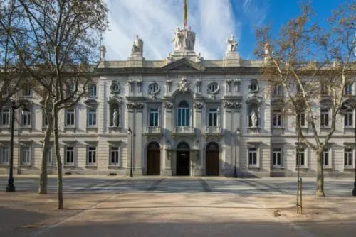 Tribunal español abrirá juicio contra 18 líderes independentistas catalanes