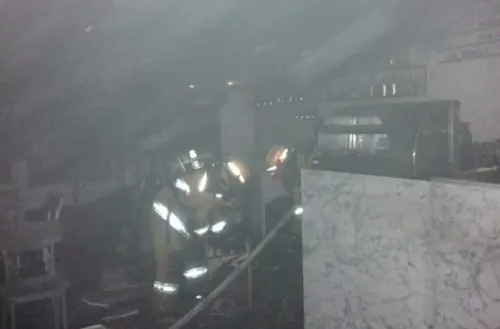 Se registra incendio en cafetería de Lomas de Angelópolis