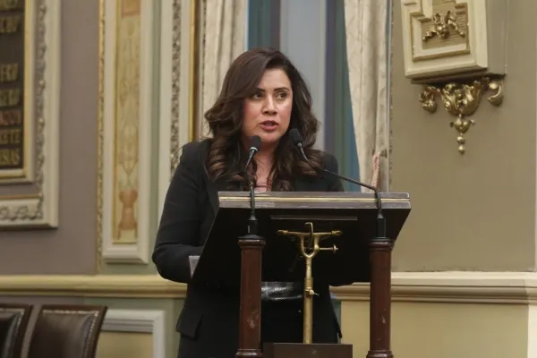 Laura Zapata Martinez