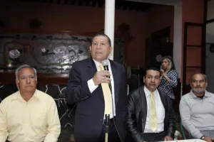 Descarta Carlos Talavera que proceso legal afecte sus aspiraciones