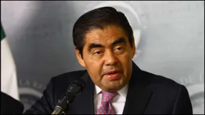 Dictamen de Telecom pone frente a frente a poblanos, Barbosa y Lozano