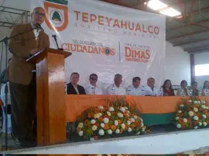 Dante Delgado atestiguó tomas de protesta de alcaldes en Puebla