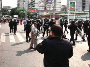 Extreman medidas por contaminación; no circulan todos los engomados rojos