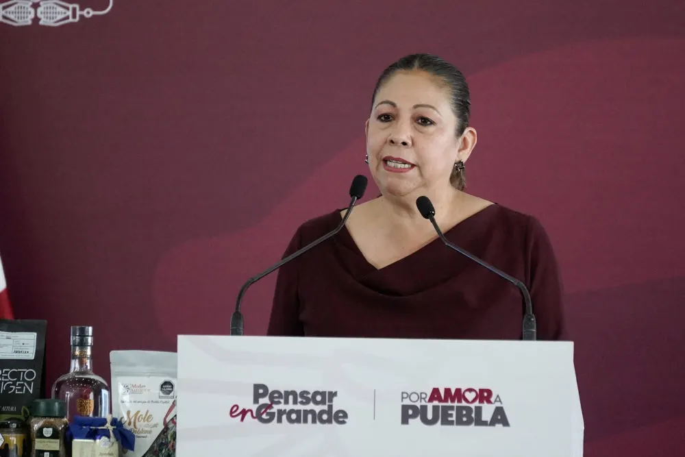 Titular de Bienestar Puebla llama a trabajadores de la dependencia a conducirse con ética tras polémica por relación entre colaboradores