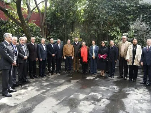 Meade se reúne con expresidentes del PRI