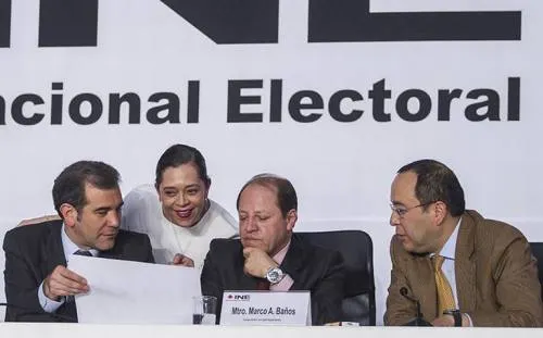 INE defiende sus sueldos ante plan de austeridad de AMLO
