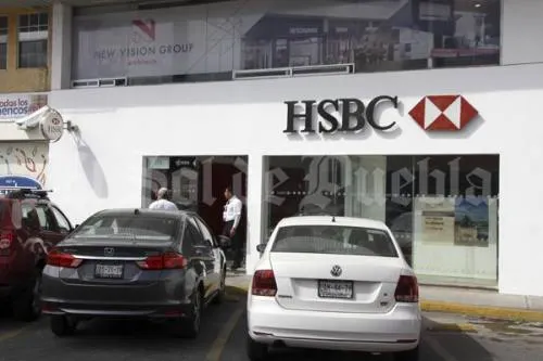 Hacen boquete para asaltar un banco en Zavaleta; delincuentes fracasan