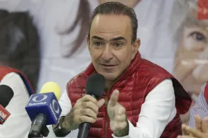Estefan ningunea a Jesús Giles; lo califica un don nadie