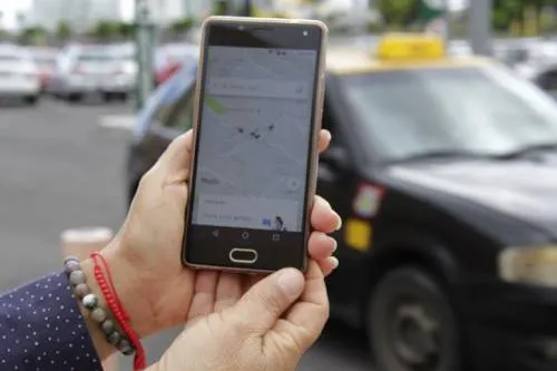 Aprueban en comisiones reformas para regular el servicio de UBER en Puebla