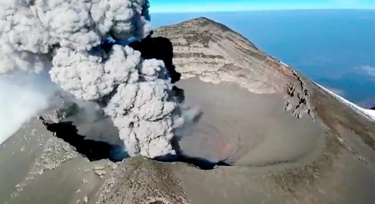 Crater Volcan Popocatepetl