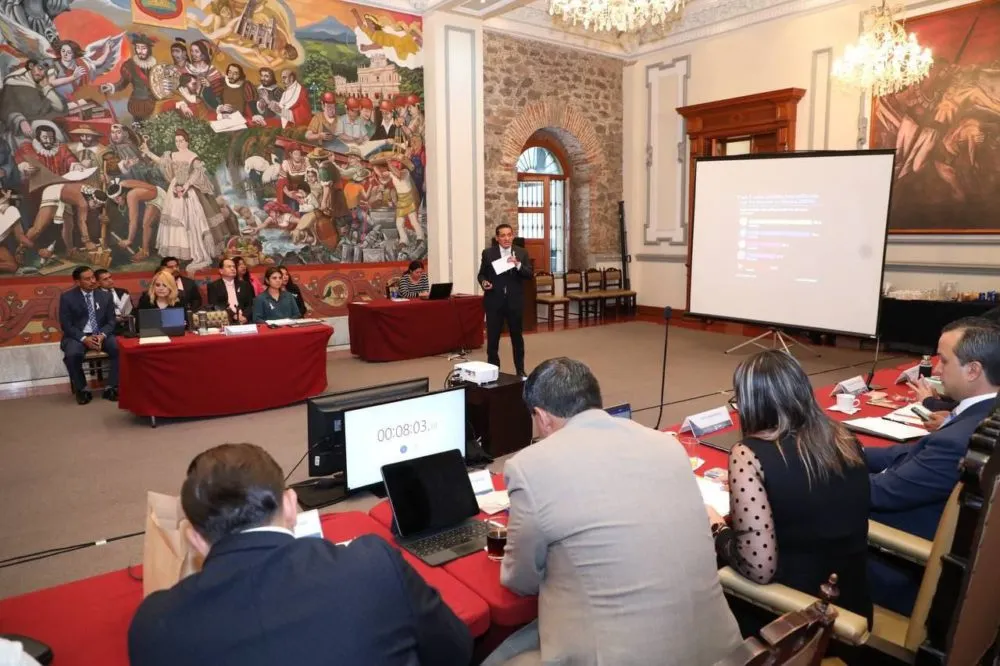 Uso eficiente de recursos para publicitar primer año de gobierno de Eduardo Rivera: Fernando Cortés