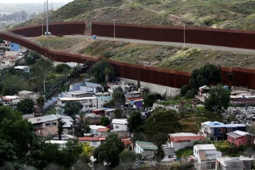 México podría cerrar frontera con EU por Covid-19