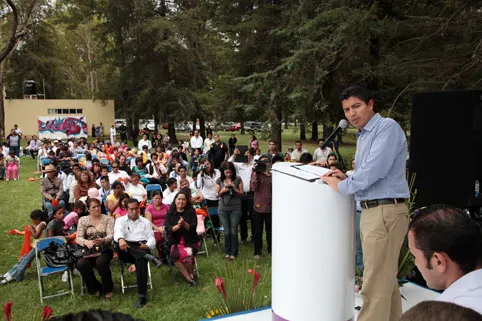 Eduardo Rivera participa en Caravana del Buen Trato por la Familia