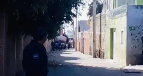 Hallan cuerpo encobijado y embolsado en Atlixco