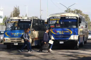 Transportistas insisten ante SIT aumentar costo del pasaje
