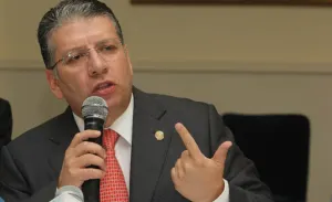 Doger pide a los adelantados del PRI que respeten la ley electoral