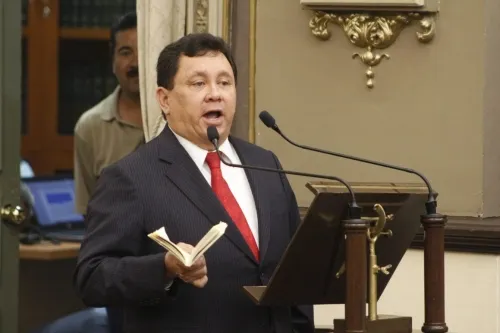 IEE podría asignar escolta a diputada agredida por Héctor Alonso