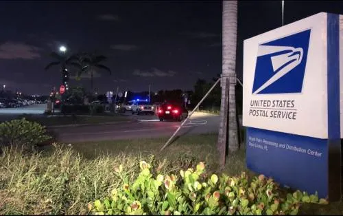 Hallan otro paquete sospechoso en oficina de correos en Florida