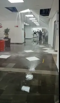 ¡Otra vez el IMSS La Margarita!; ahora colapsa su tubería
