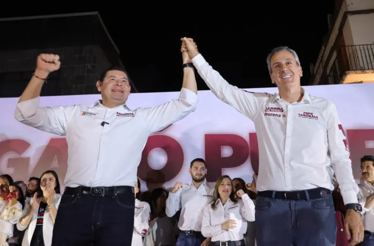 Una semana después, el tsunami guinda