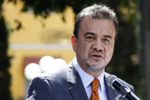 Deja Mario Rincón la Segob; Mauro Nava, encargado de despacho