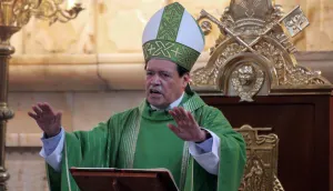 Faculta Norberto Rivera a sacerdotes perdonar por aborto